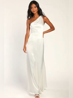NWT On the Guest List White Satin One-Shoulder Maxi Dress Size Large